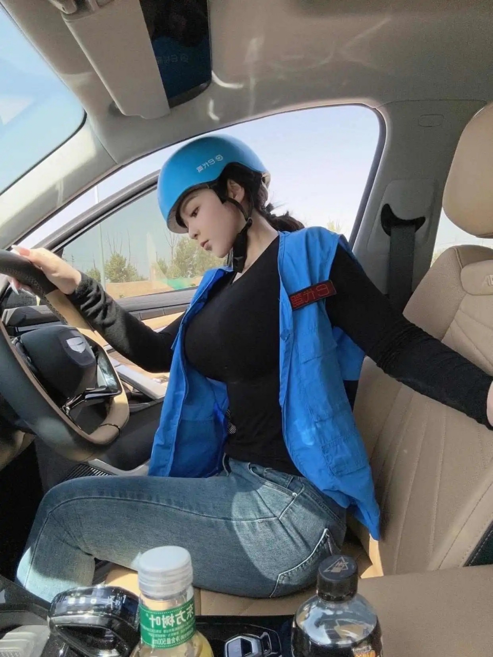 今天偶遇的一位美女代驾