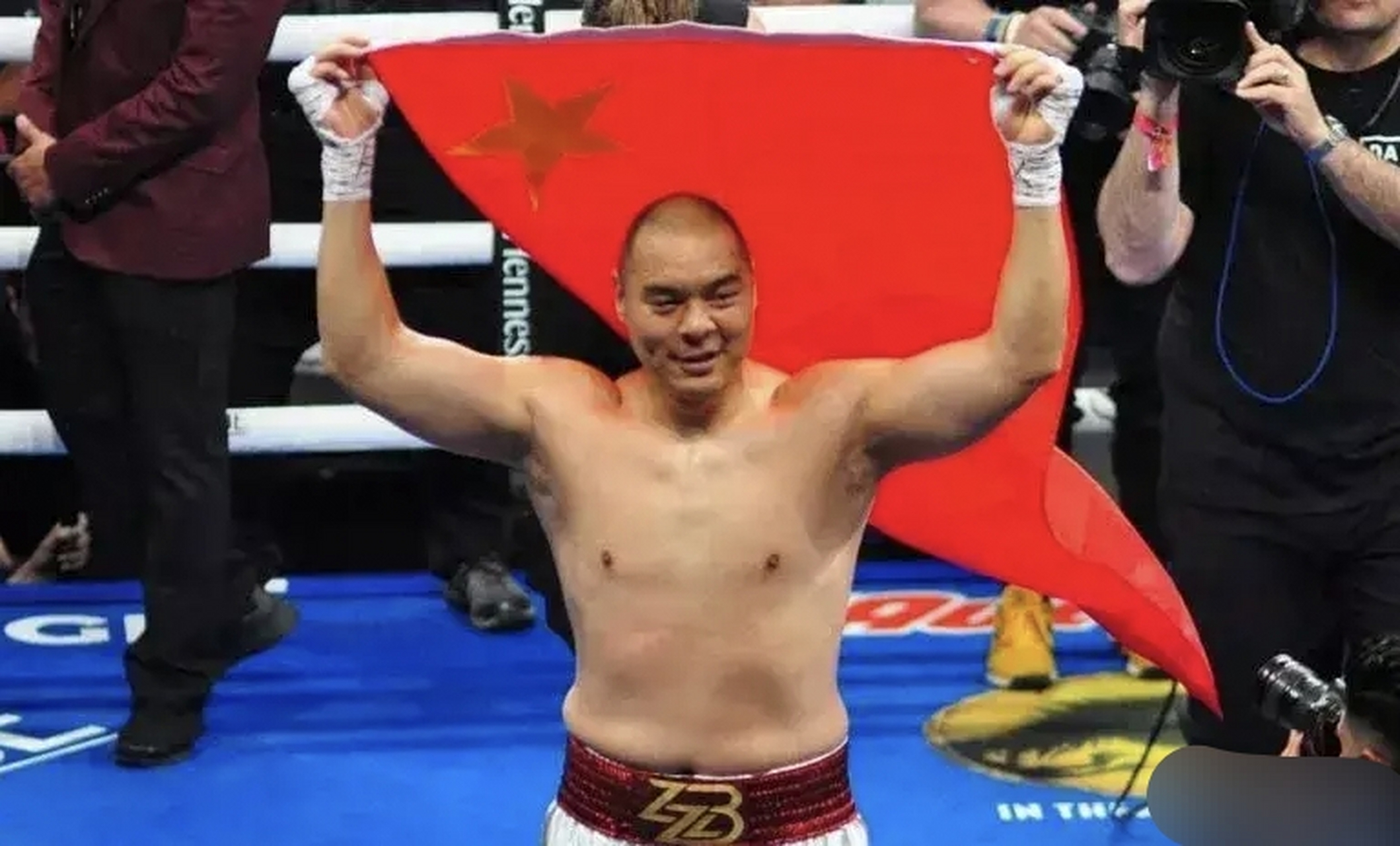 张志磊夺得wbo重量级过渡拳王 中国拳手张志磊创造历史,爆冷tko乔伊斯