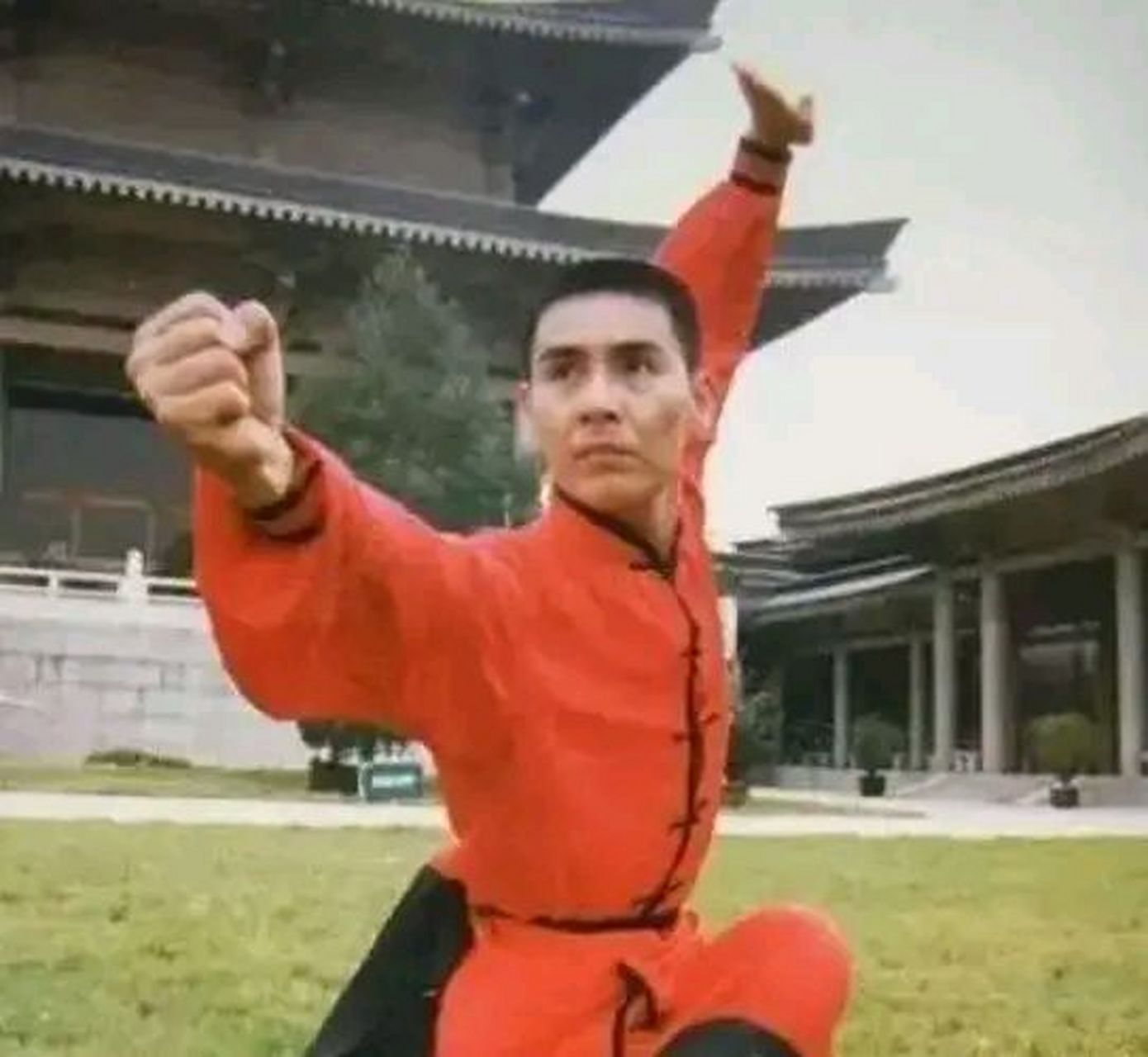 一次,全国武术冠军赵长军在回家路上,与3位小混混产生纠纷,赵长军说:"