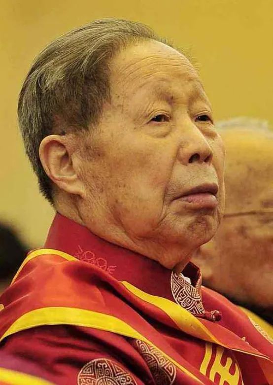"针灸治疗乳腺病第一人"郭诚杰,为母治病而学医,终成国医大师