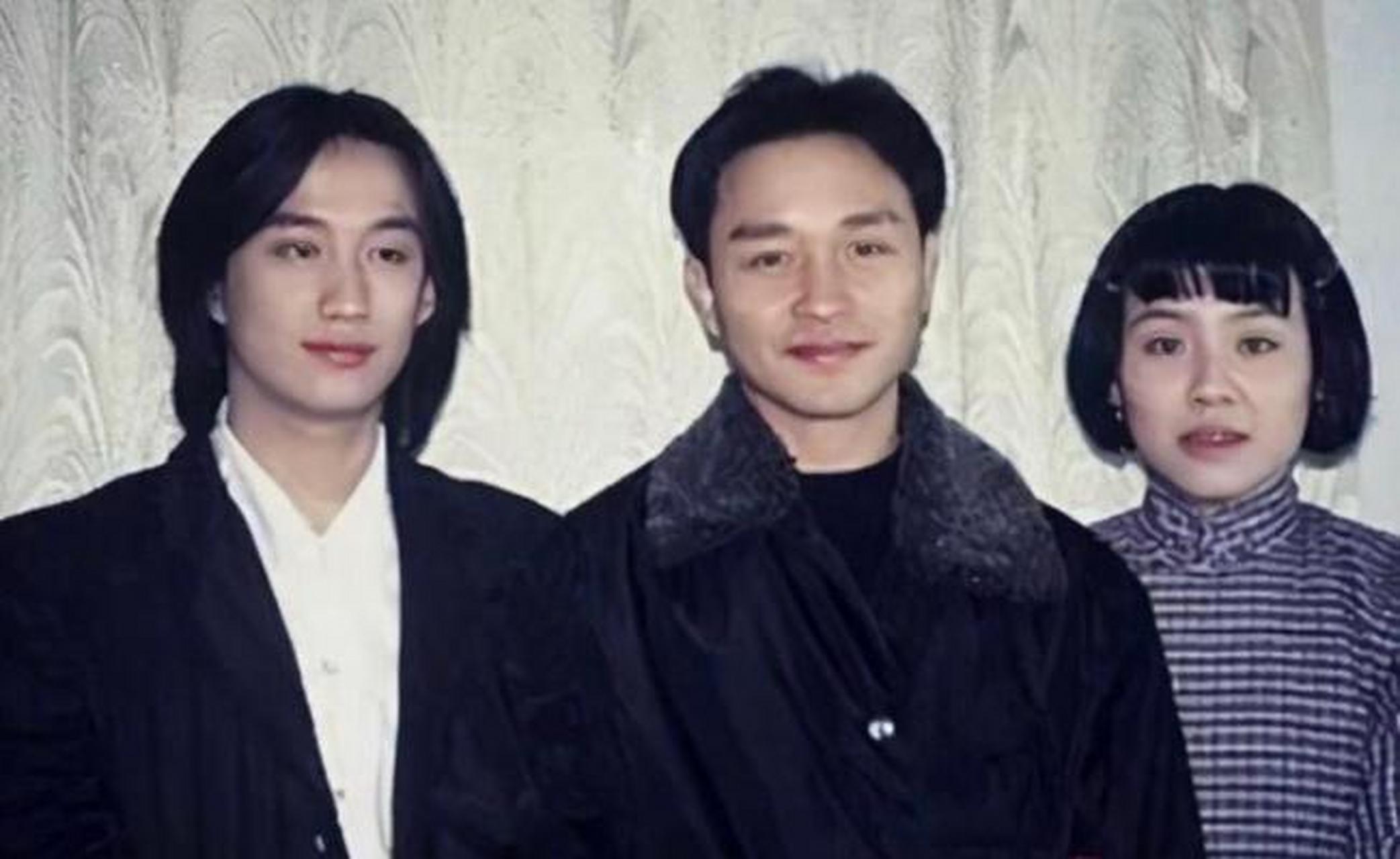 哥哥张国荣和黄磊拍"夜半歌声"时在拍摄现场的照片,哥哥张国荣温文