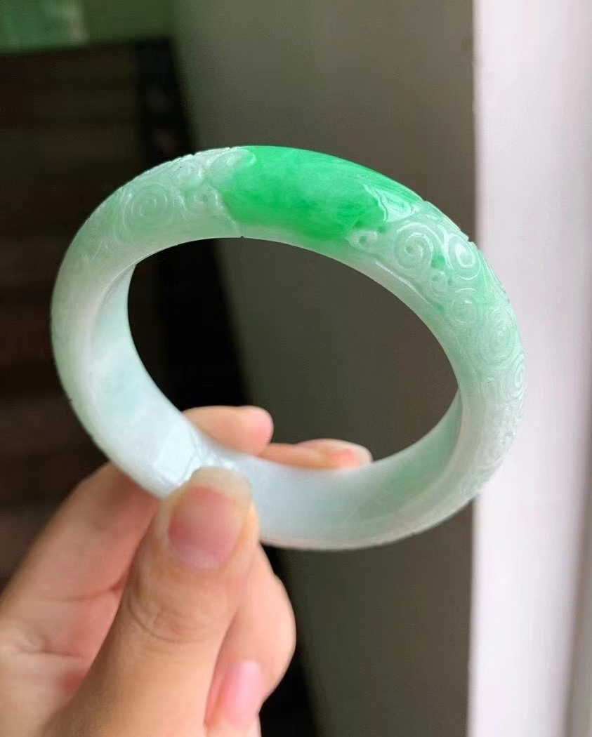 作品鉴赏巜仿古雕花手镯》青海的叶小姐,要定制的特别一点手镯