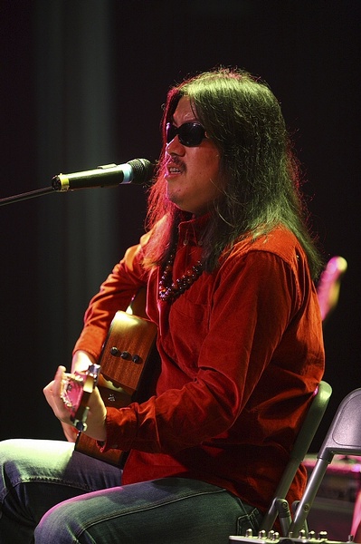 周云蓬:令人敬佩的民谣艺术家