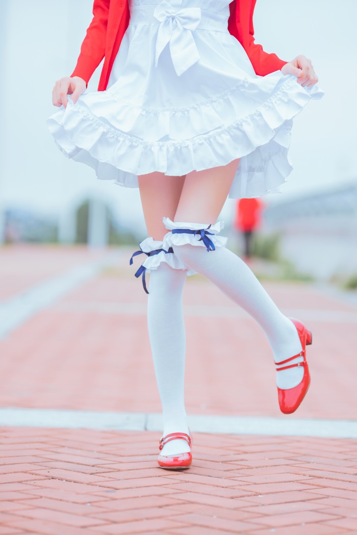 罗莉风COS 桜桃喵 – 加藤惠系列之红上衣小白裙日常服 [33P/643MB]的插图