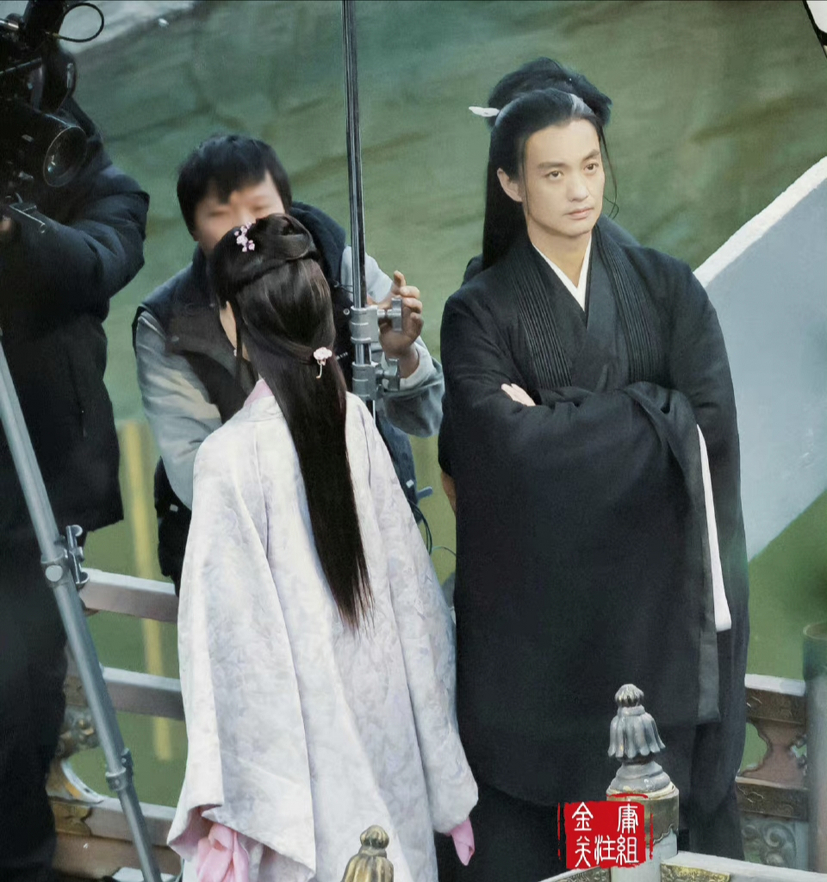离谱,新《东邪西毒》40多岁周一围演20多岁陈都灵老公?