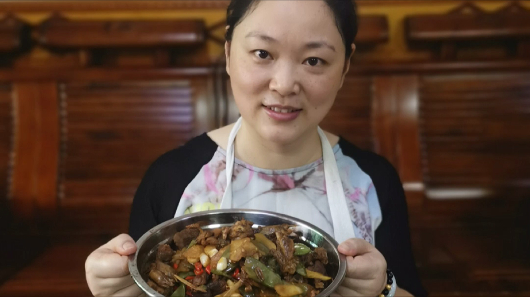 旦旦姐花30元买2斤鸭子,做不一样的仔姜炒鸭,挑嘴孩子都说好吃