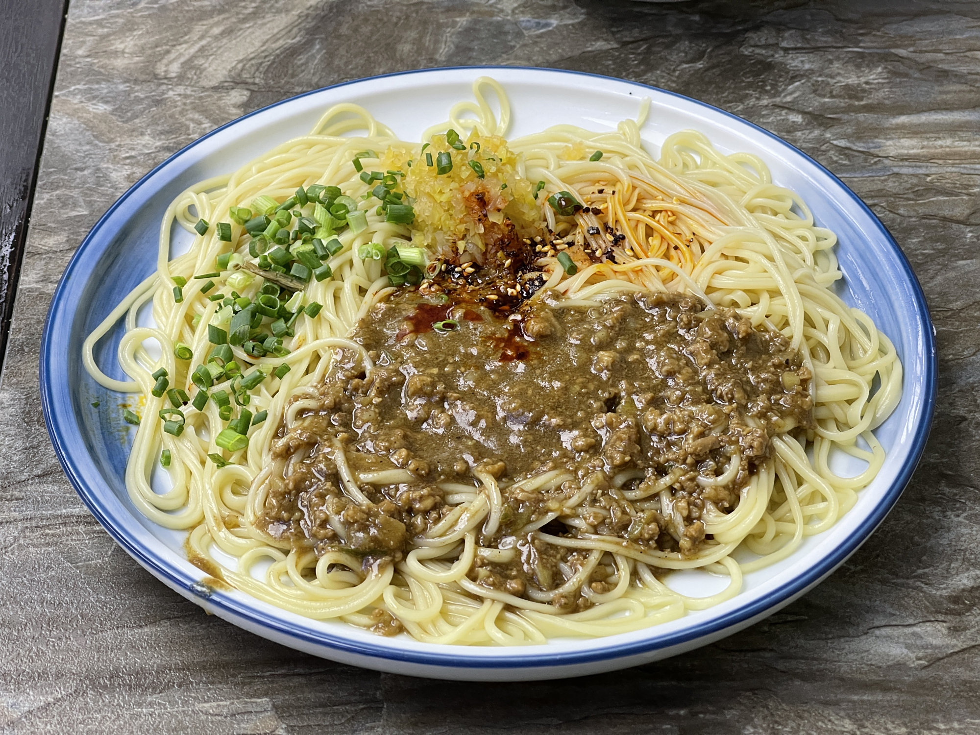 来到青海西宁的第一餐:干拌面完全碾压牛肉面,好吃不贵味道赞