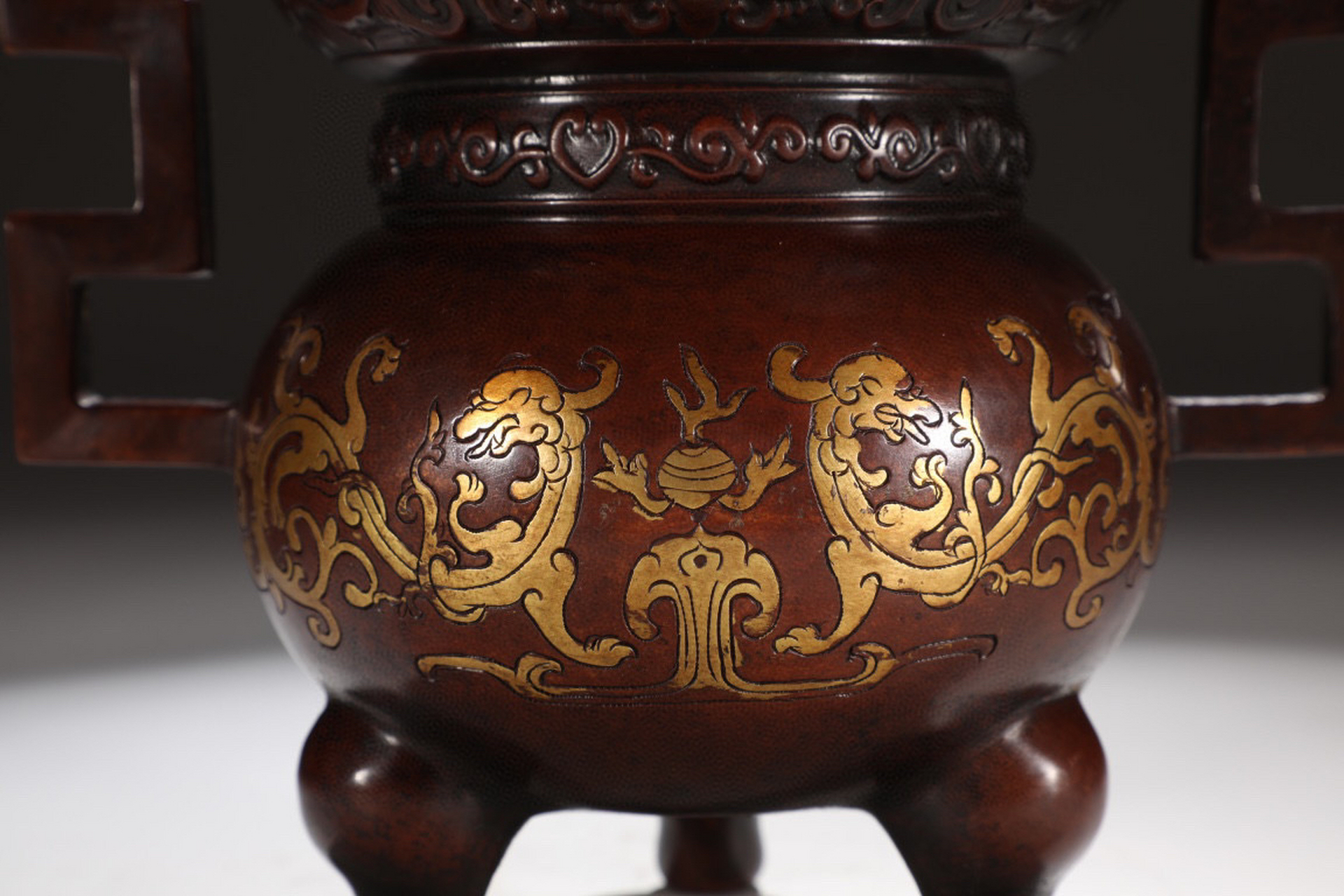 明 精铸铜胎鎏金夔龙纹朝冠耳熏炉 【规格】高39cm 口径14cm  腹径15