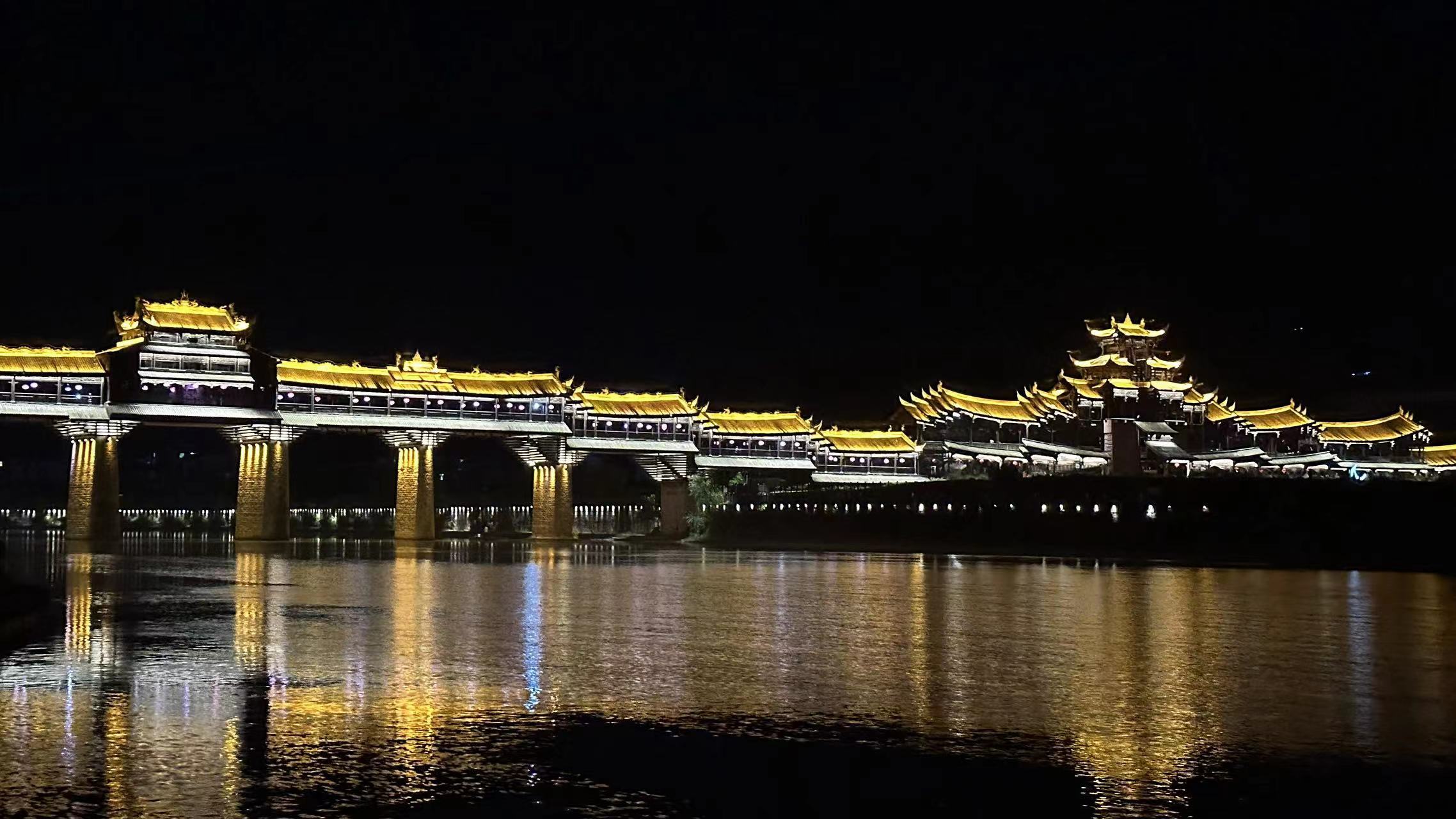 濯水夜景图片