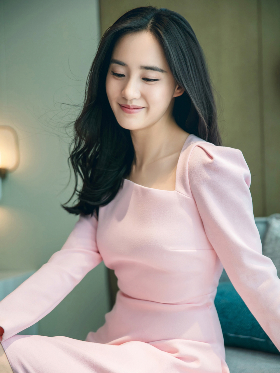 秋雅:袁华,你别再给我打电话了,我怕夏洛误会.