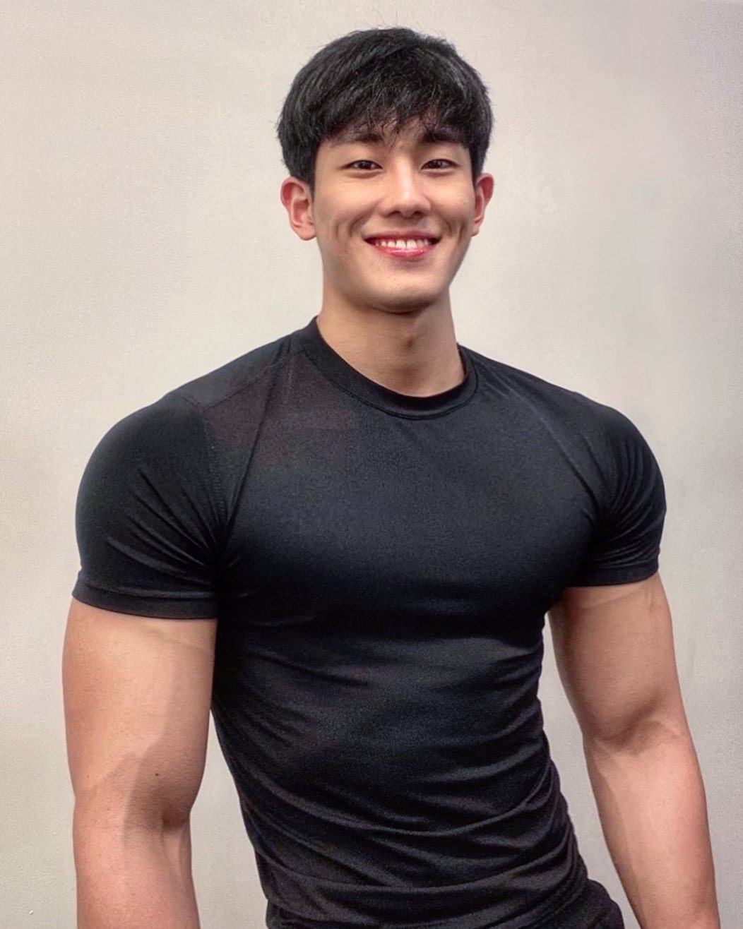 组图:24岁健身小鲜肉,阳光,可爱,原来爱笑的男生可以这么萌!