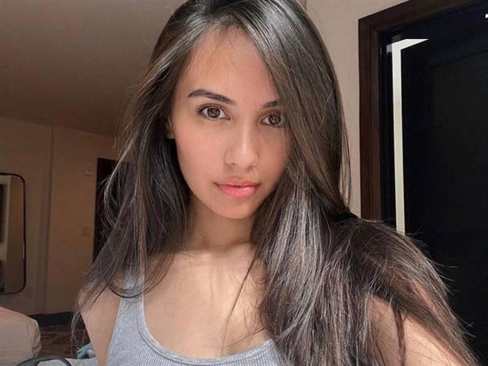 拥有180万粉丝的网红caryn marjorie ,今年23岁,同时交往1000多个男