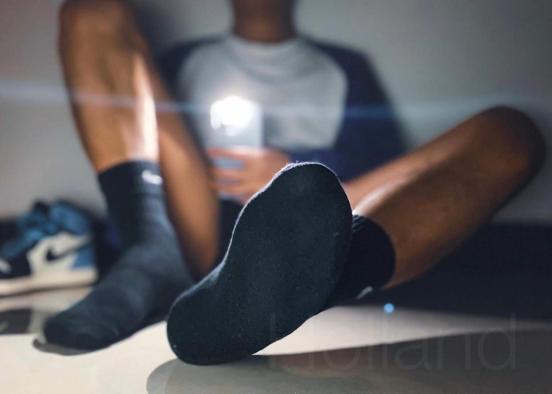 黑袜有腿毛的小哥