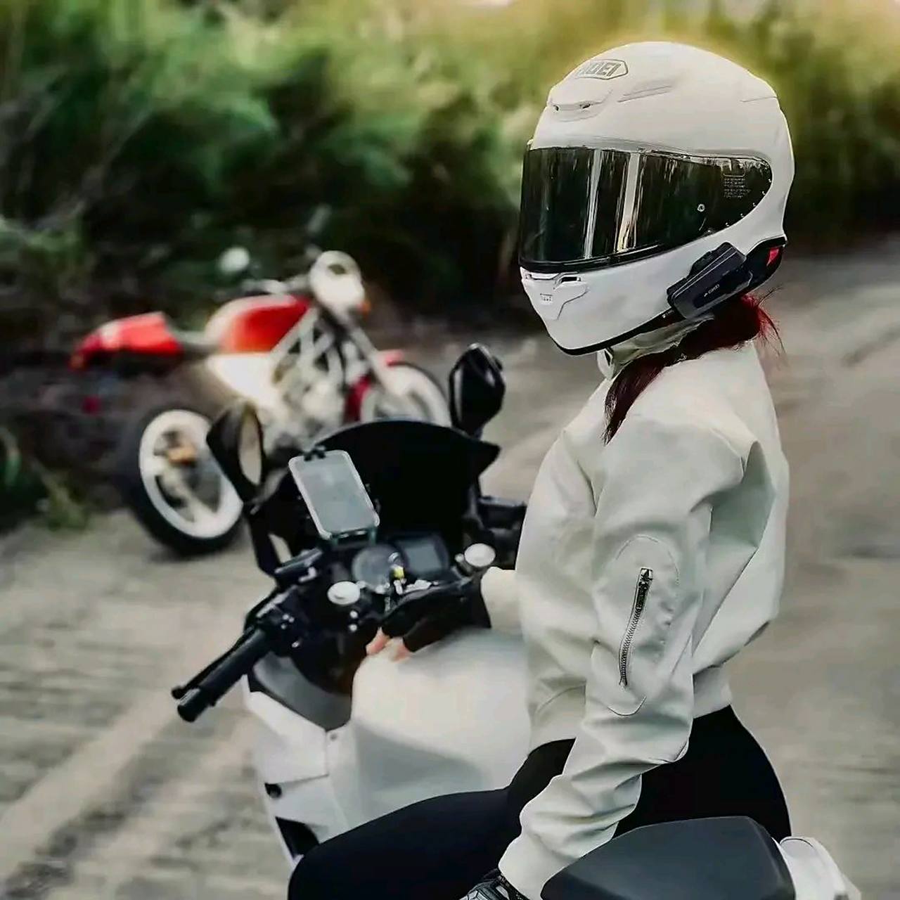 突发新闻,又一位网红摩托车女骑手又出事了,现场来看,状况十分惨烈,像