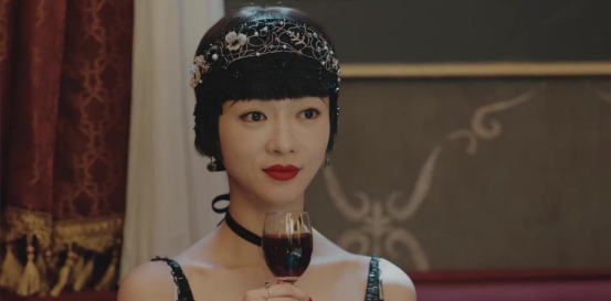 民国千金陆英:成婚嫁妆震惊名媛圈,丈夫一个举动,她死不瞑目