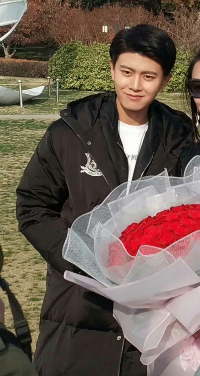 任嘉伦# 挖呀挖呀挖,挖到一只刘远文