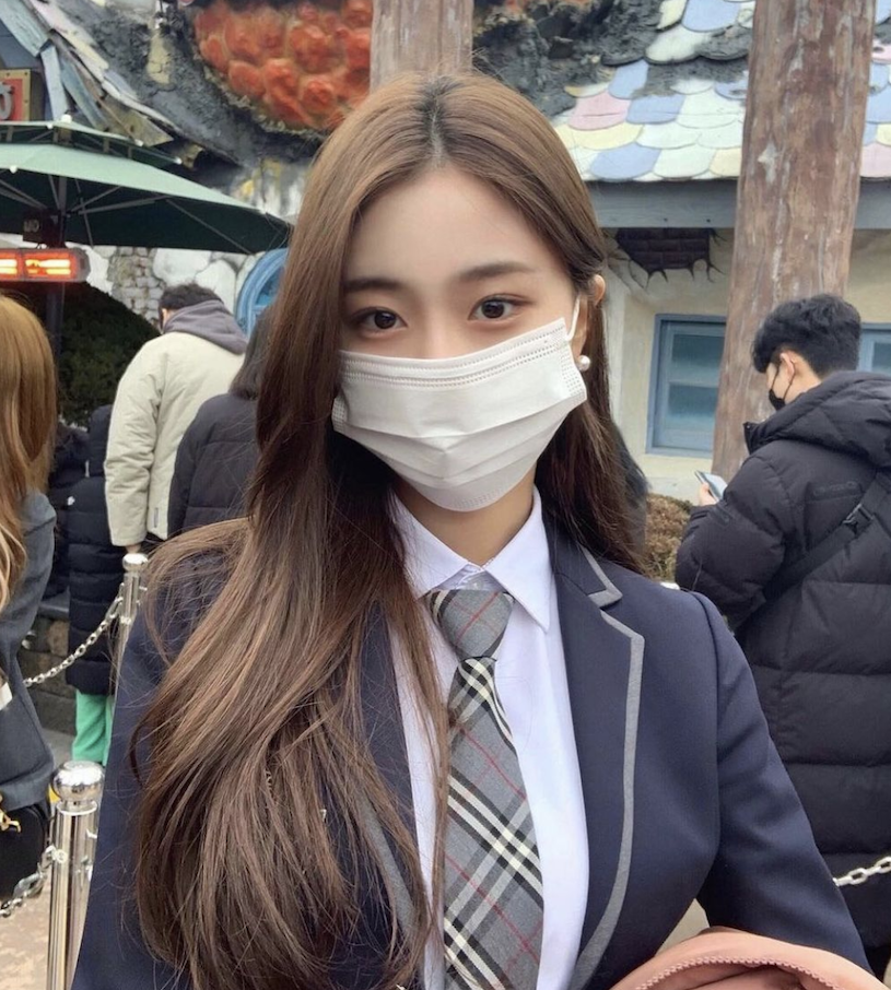 韩国妹纸推荐@chaevely___ 眼神深深吸引了我！