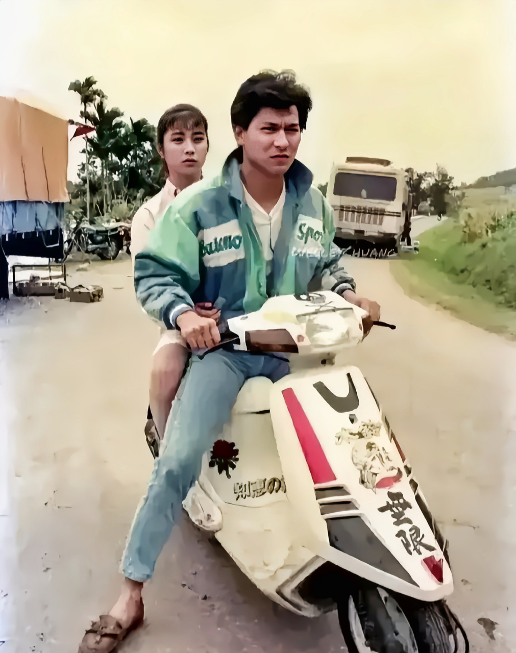 上世纪80年代末,刘德华的电影剧照,折射了多少青春的模样?