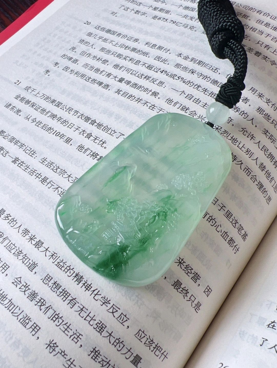 天然翡翠山水牌吊坠,非常有意境单品挂件|||傍山傍水的冰种精雕山水牌