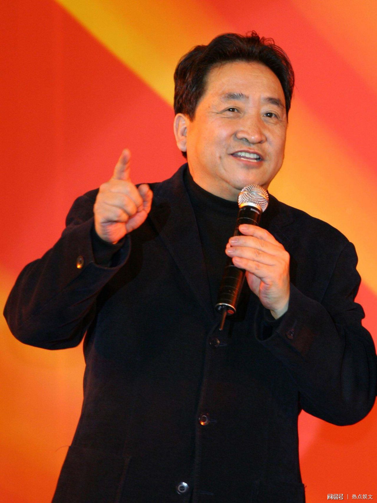 德云四少全面倒戈 ,姜昆亲自嘉奖何云伟,谁料老郭一招制敌?