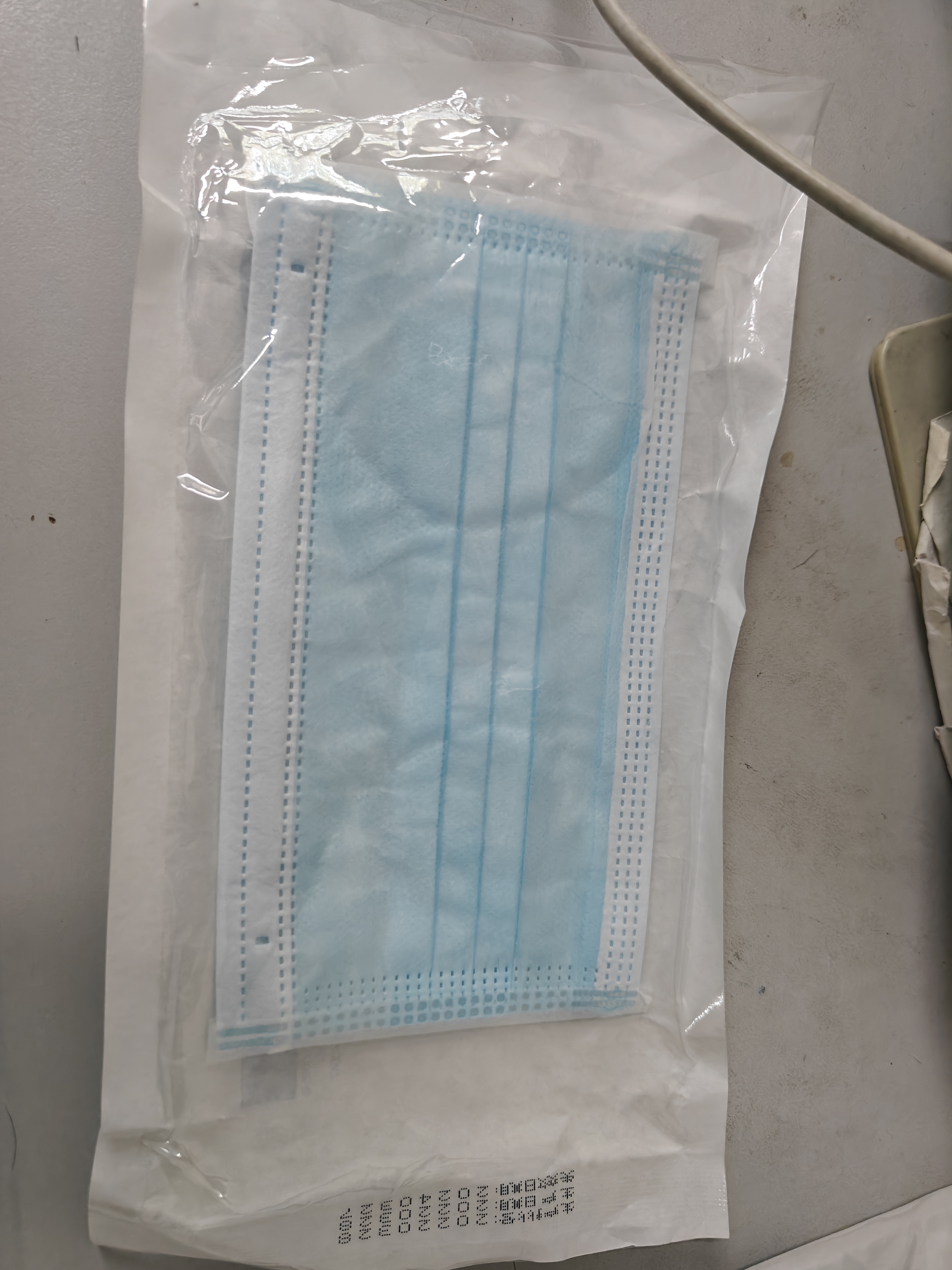 因为最近呼吸道传染病肆虐,医院免费提供的n95口罩