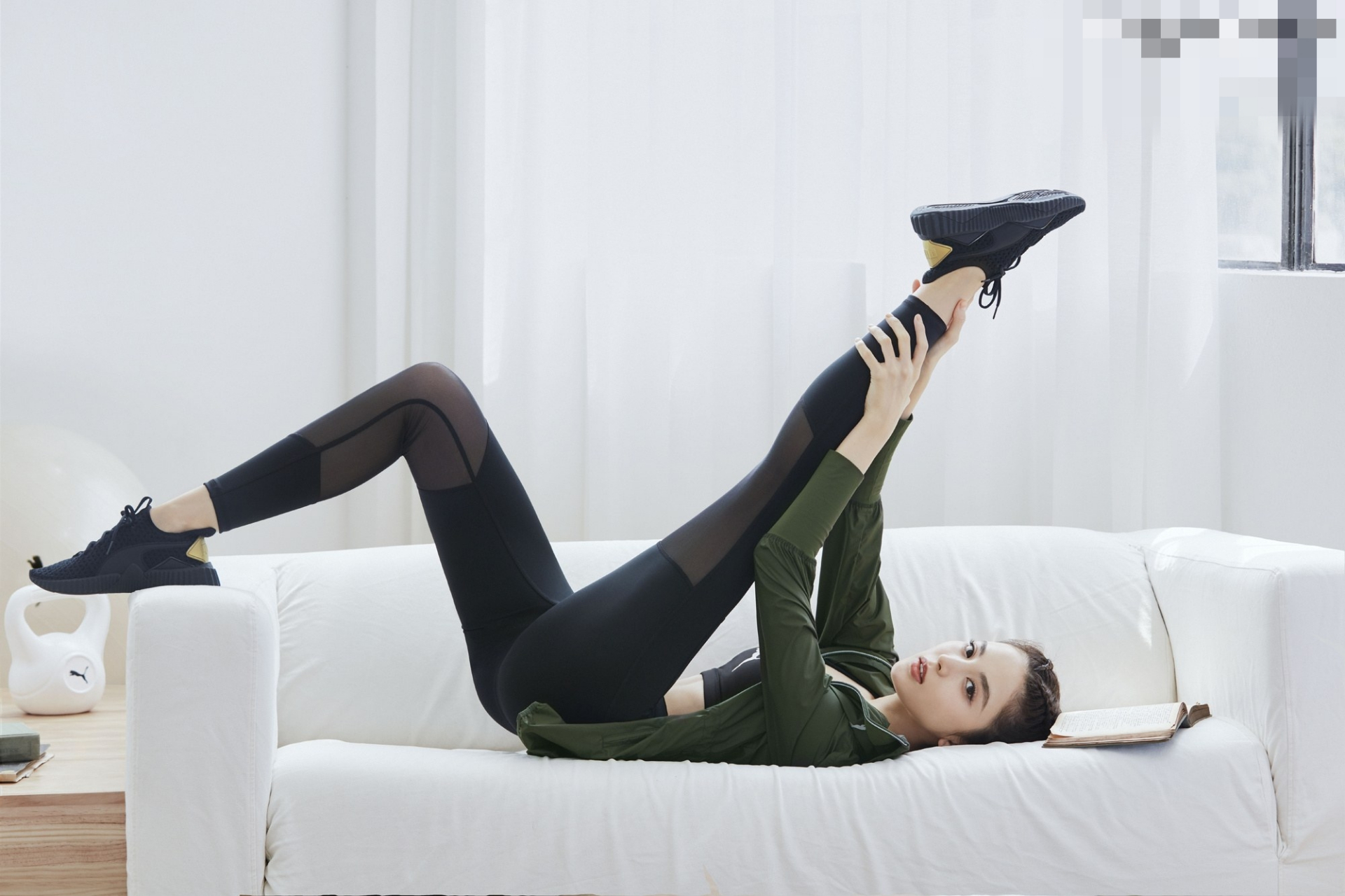 古力娜扎晒出穿瑜伽裤照片! 漂亮可爱性感,而且好身材集一身的赵露思!