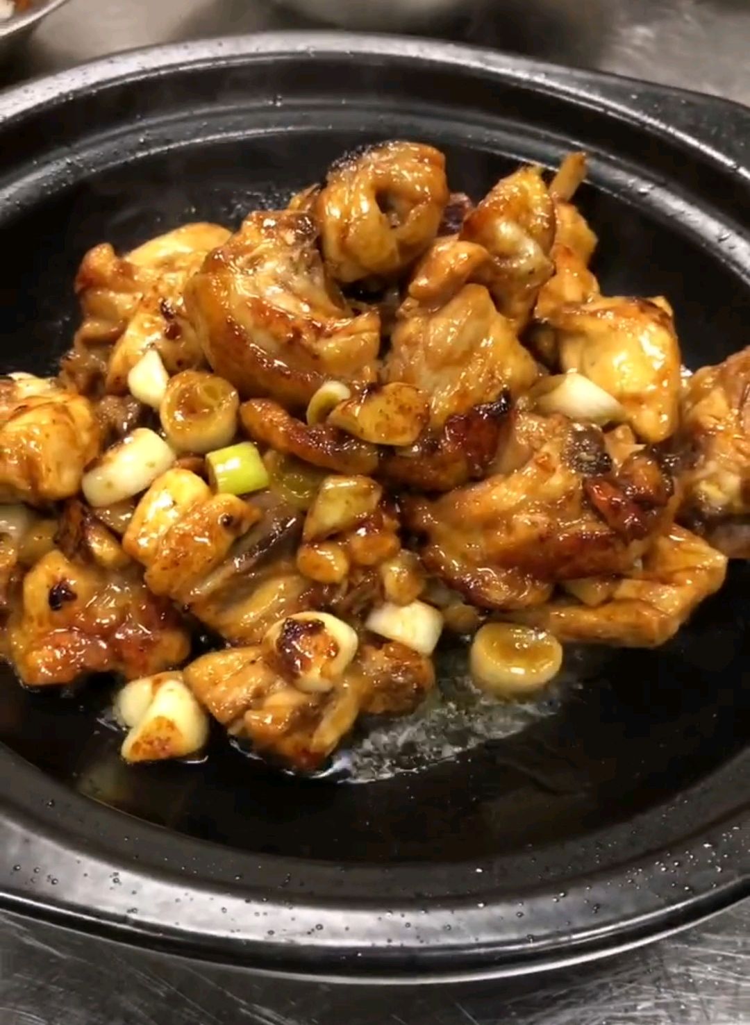 这是沙姜和鸡的完美搭配,做法简单,特别下饭