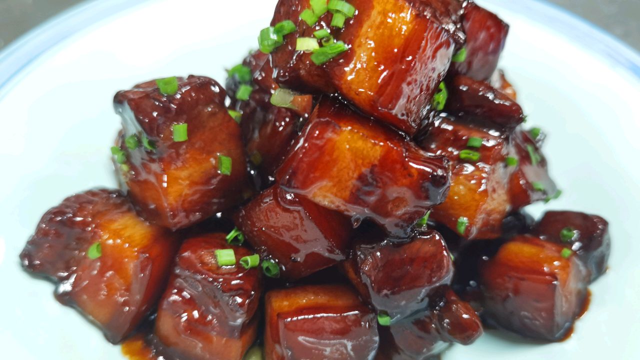 红烧肉最好吃最家常的做法，肥而不腻、软糯可口