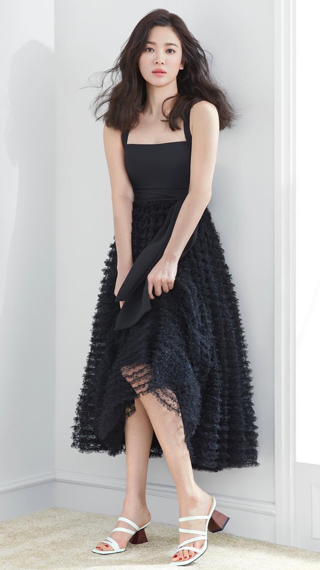 宋慧乔高清写真气质出众,曲线完美,令人心动