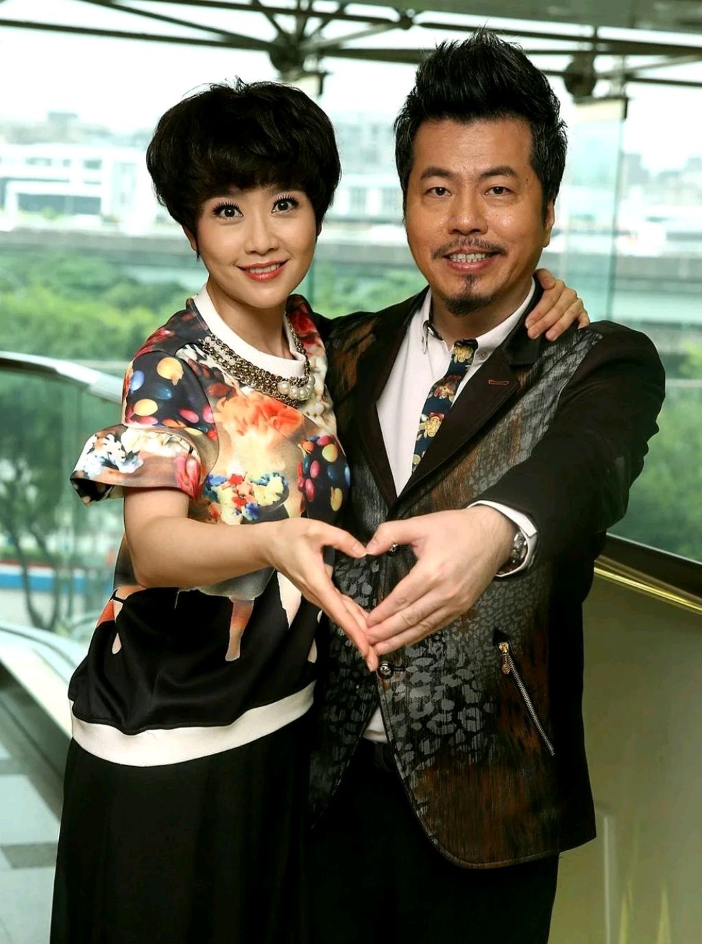 黄国伦结婚11年亮红灯 坦言对不起寇乃馨