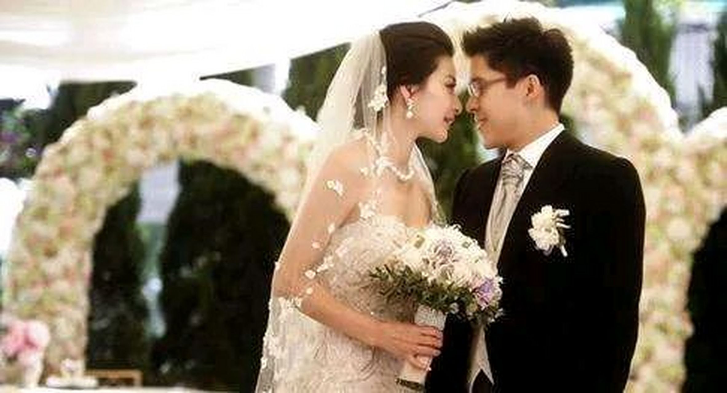 [比心]郭晶晶结婚时,父母退回价值3个亿的四合院,和1000多万的彩礼