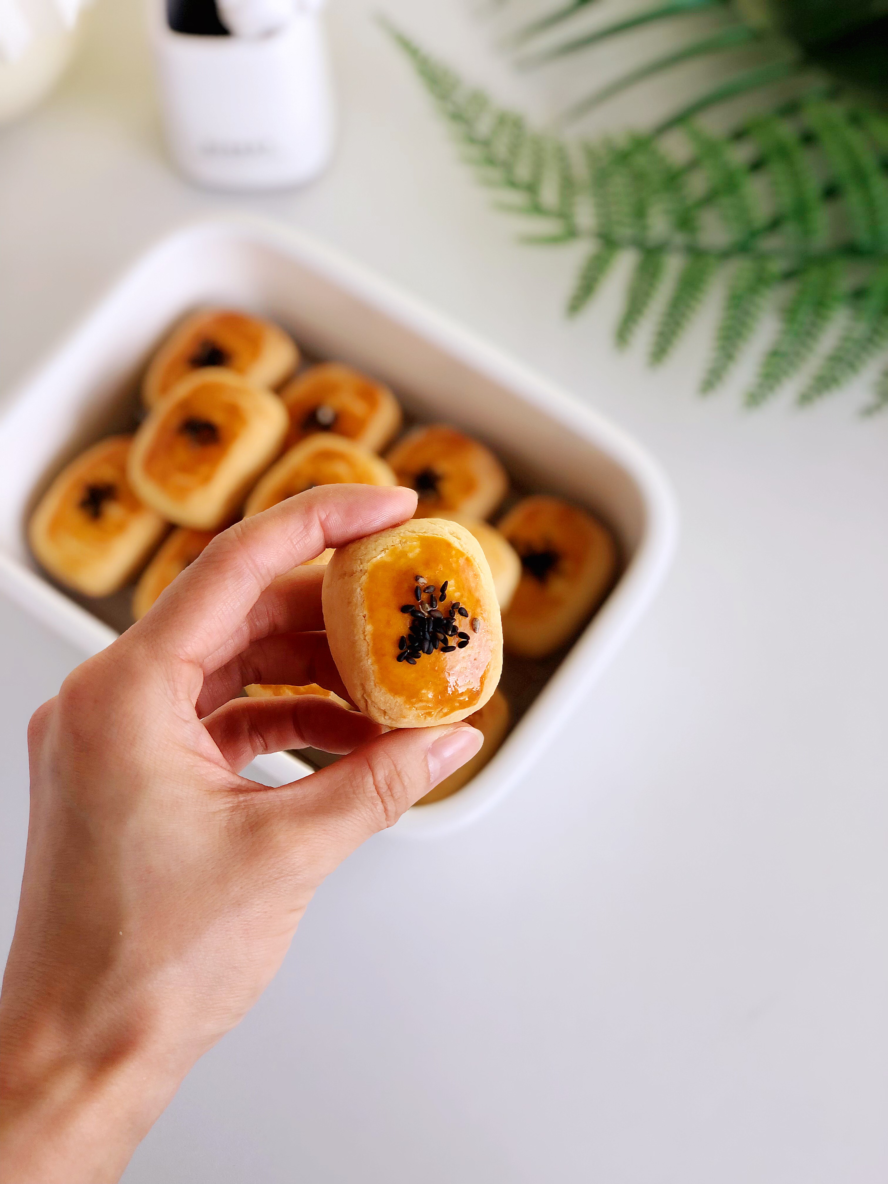 酥掉渣曲奇酥皮加咸香肉松夹心的肉松一口酥,超简单过年必备零食