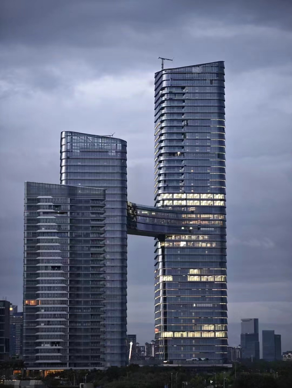 天青色等烟雨,南沙目前标志性地标建筑,明珠湾越秀国际金融中心#广州