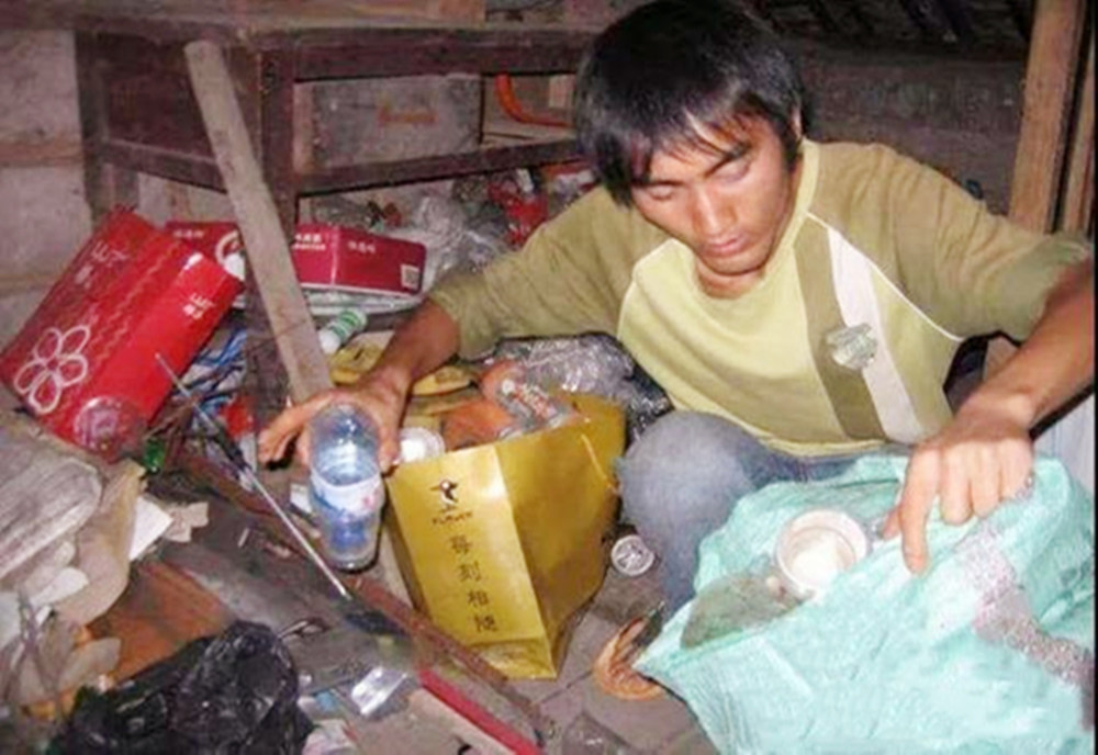 当年背着疯娘上大学的刘秀祥现在怎样啦