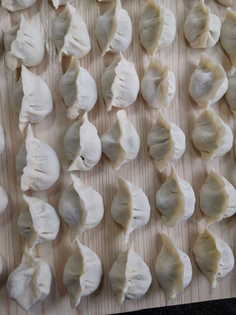 今天,在家里包饺子,感觉棒棒哒!