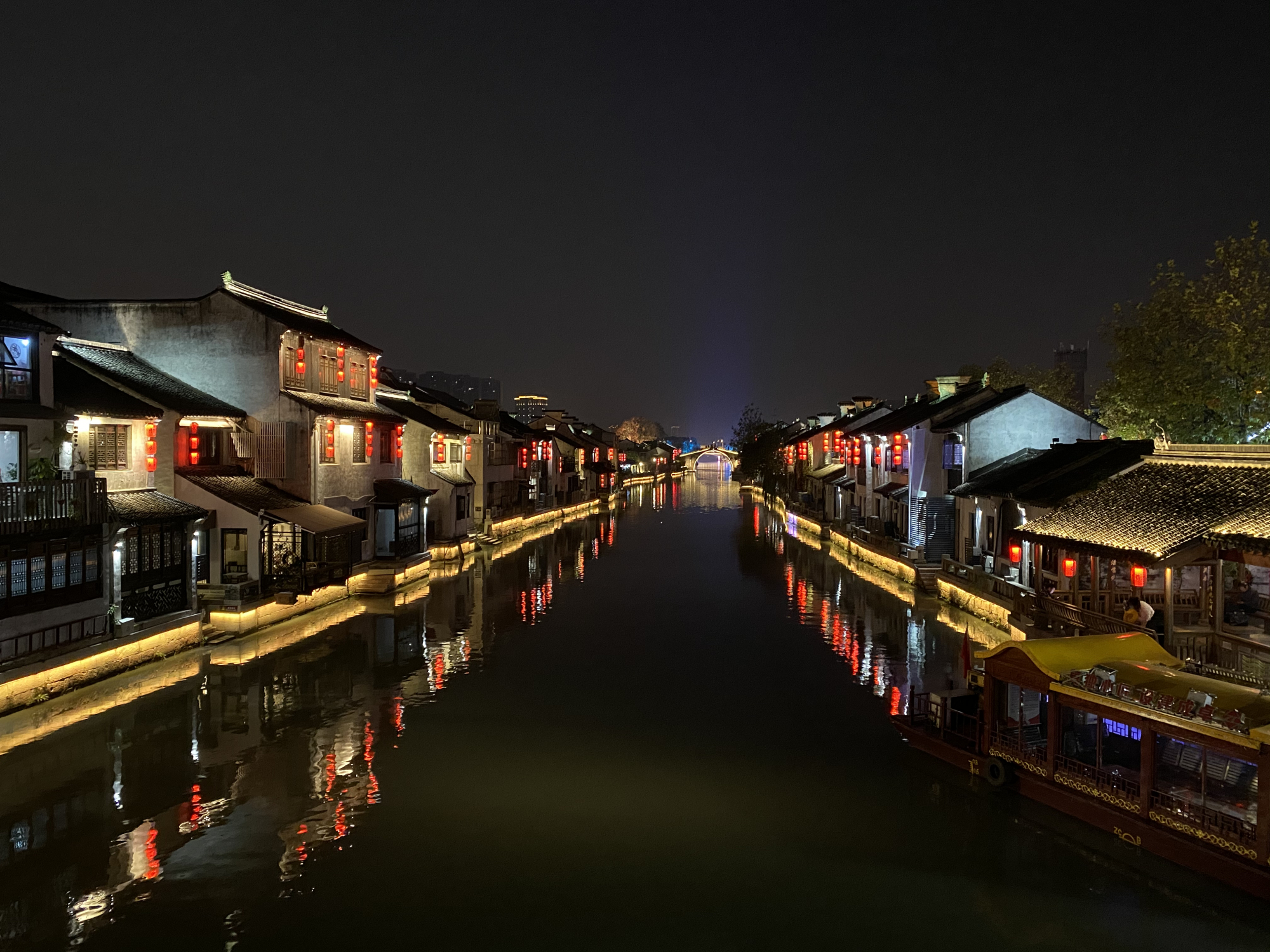 无锡南塘老街夜景灯火阑珊游人如织