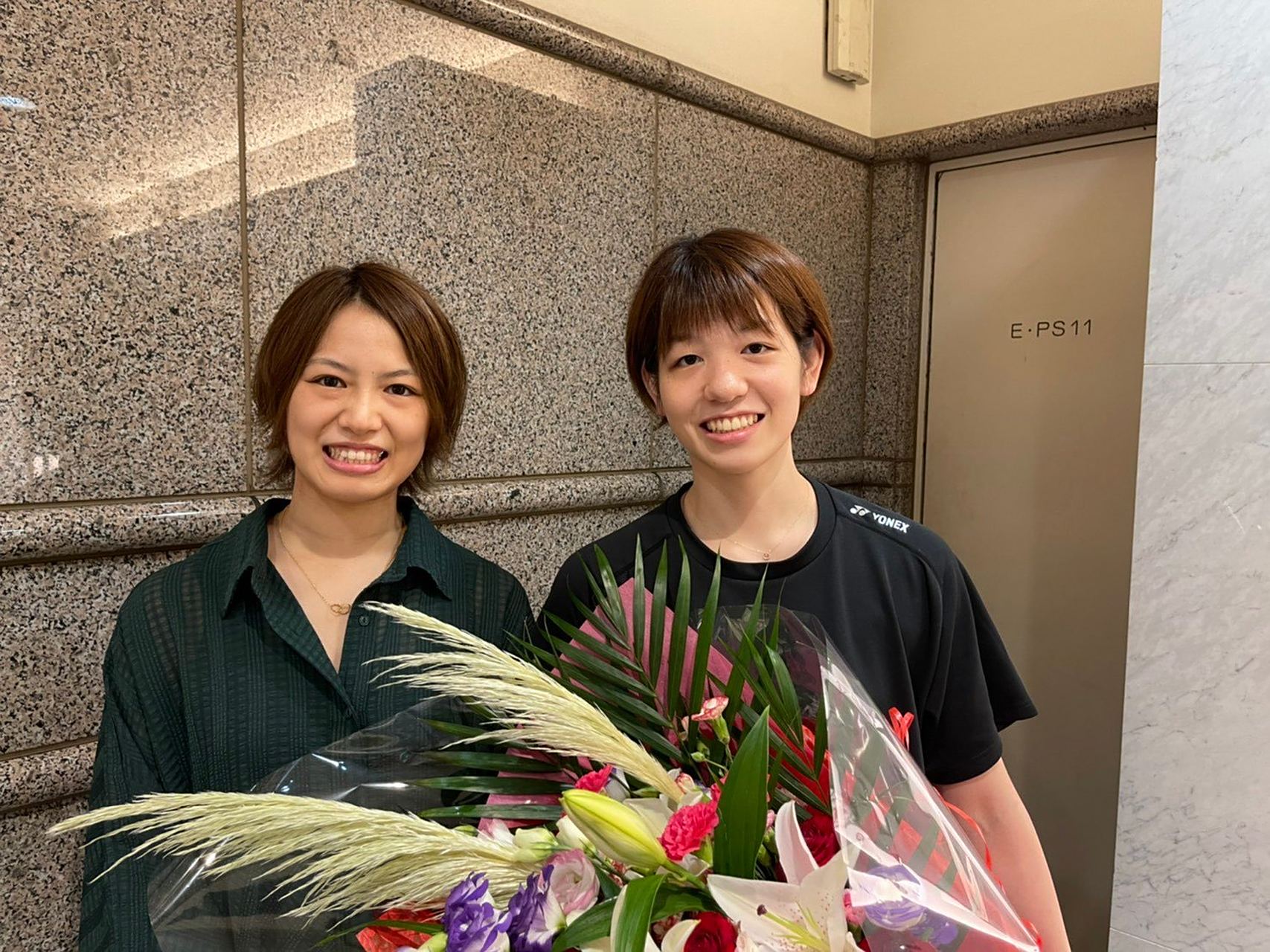 广田彩花已经顺利手术出院,接下来就是重要的康复过程了 #羽毛球