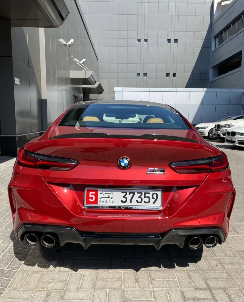 这辆宝马m8雷霆版要加速有加速,要外观有外观,你认同吗?