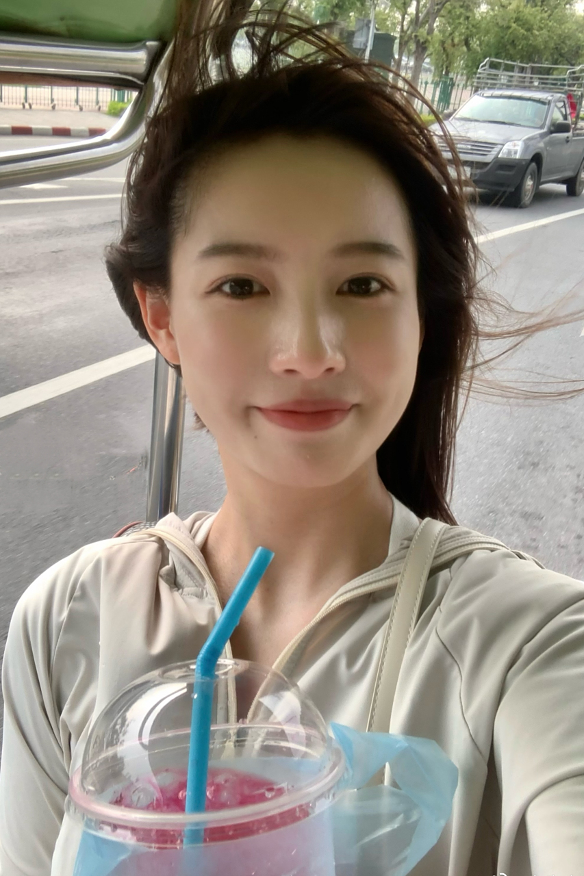 爱自拍的清秀美女～朱芳颉(小朱本人)