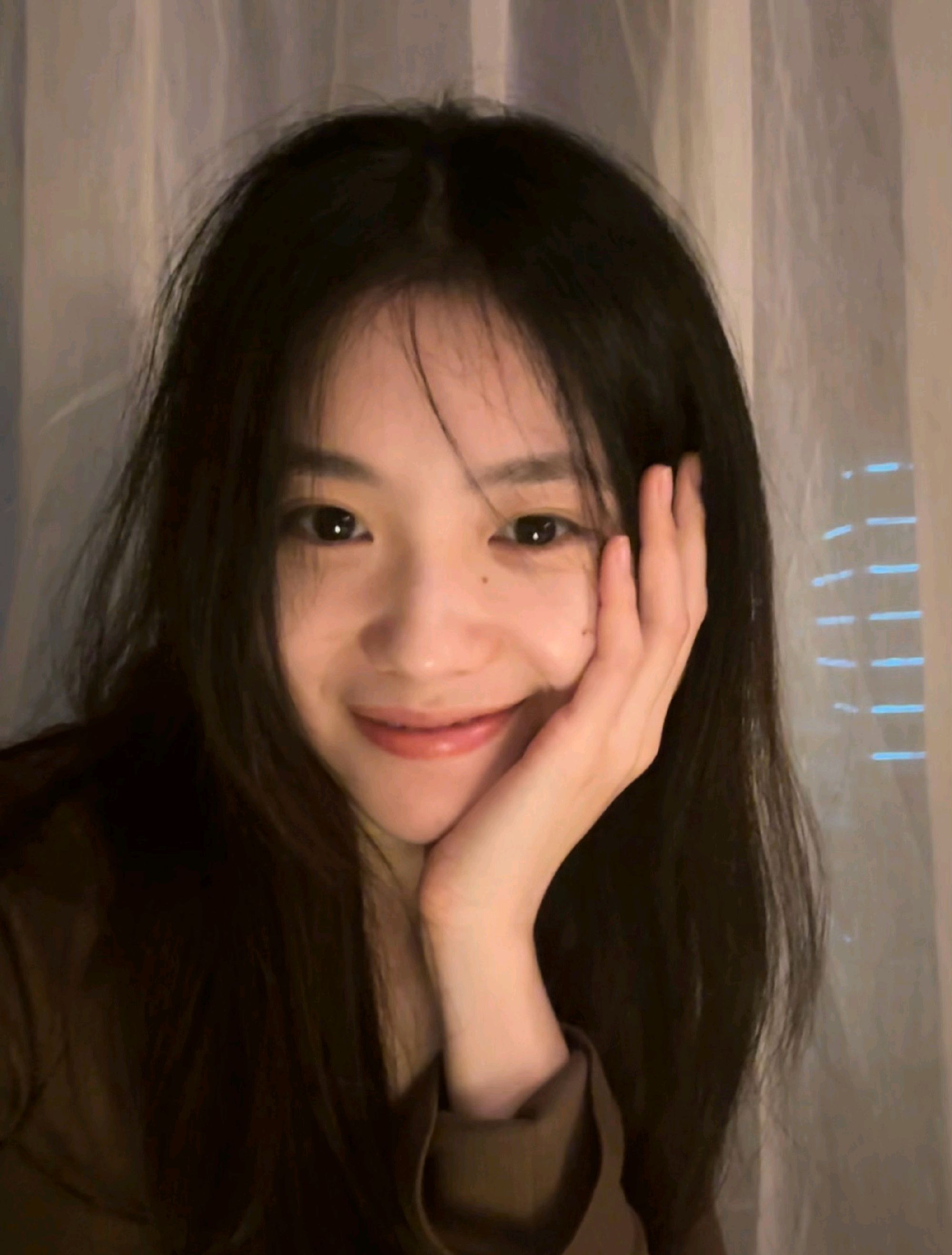 刘浩存自拍,清纯感直接拉满