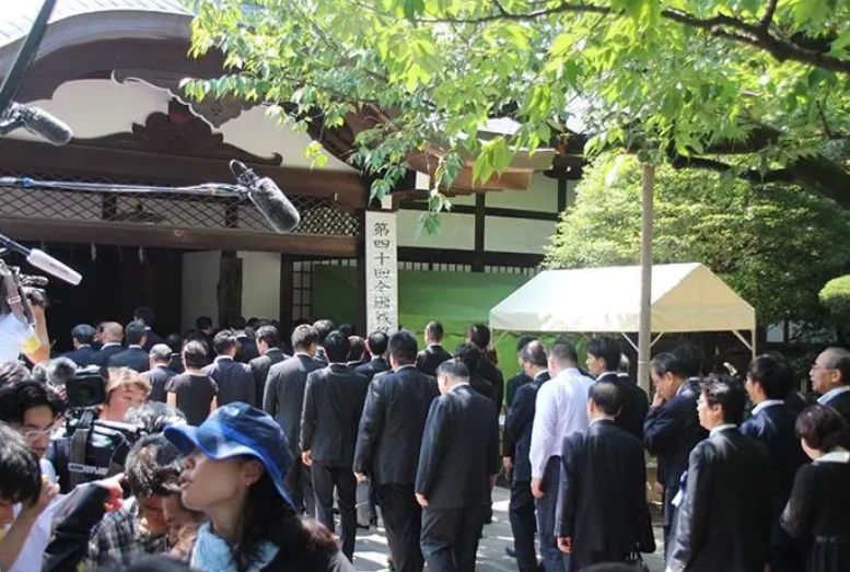 掩盖侵华战争真相,供奉甲级战犯,揭开日本靖国神社虚伪的面纱