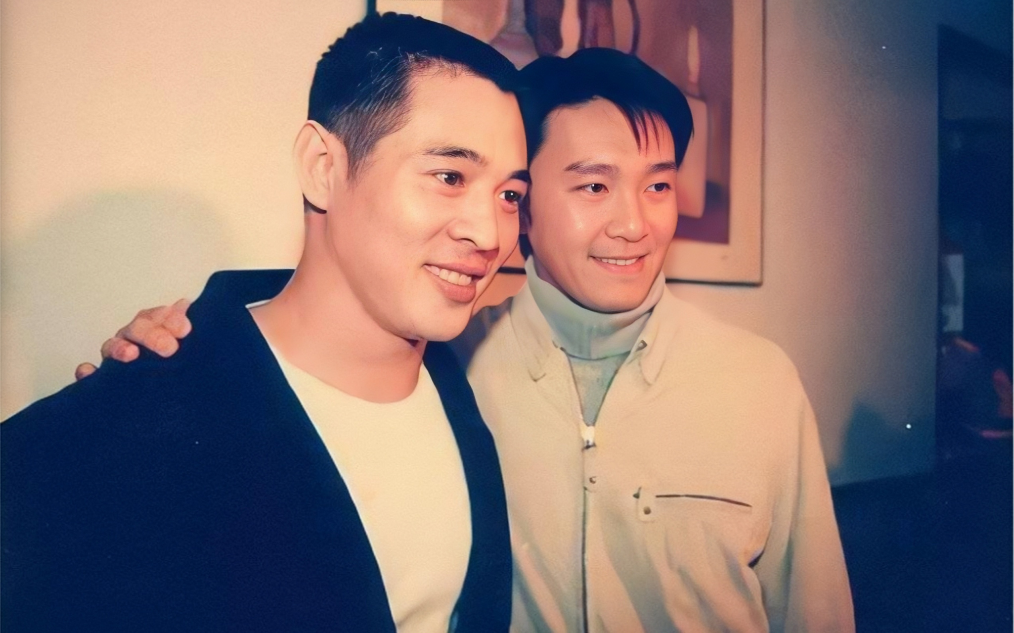 功夫皇帝李连杰和喜剧之王周星驰唯一一次合作,他们曾经在1989年的