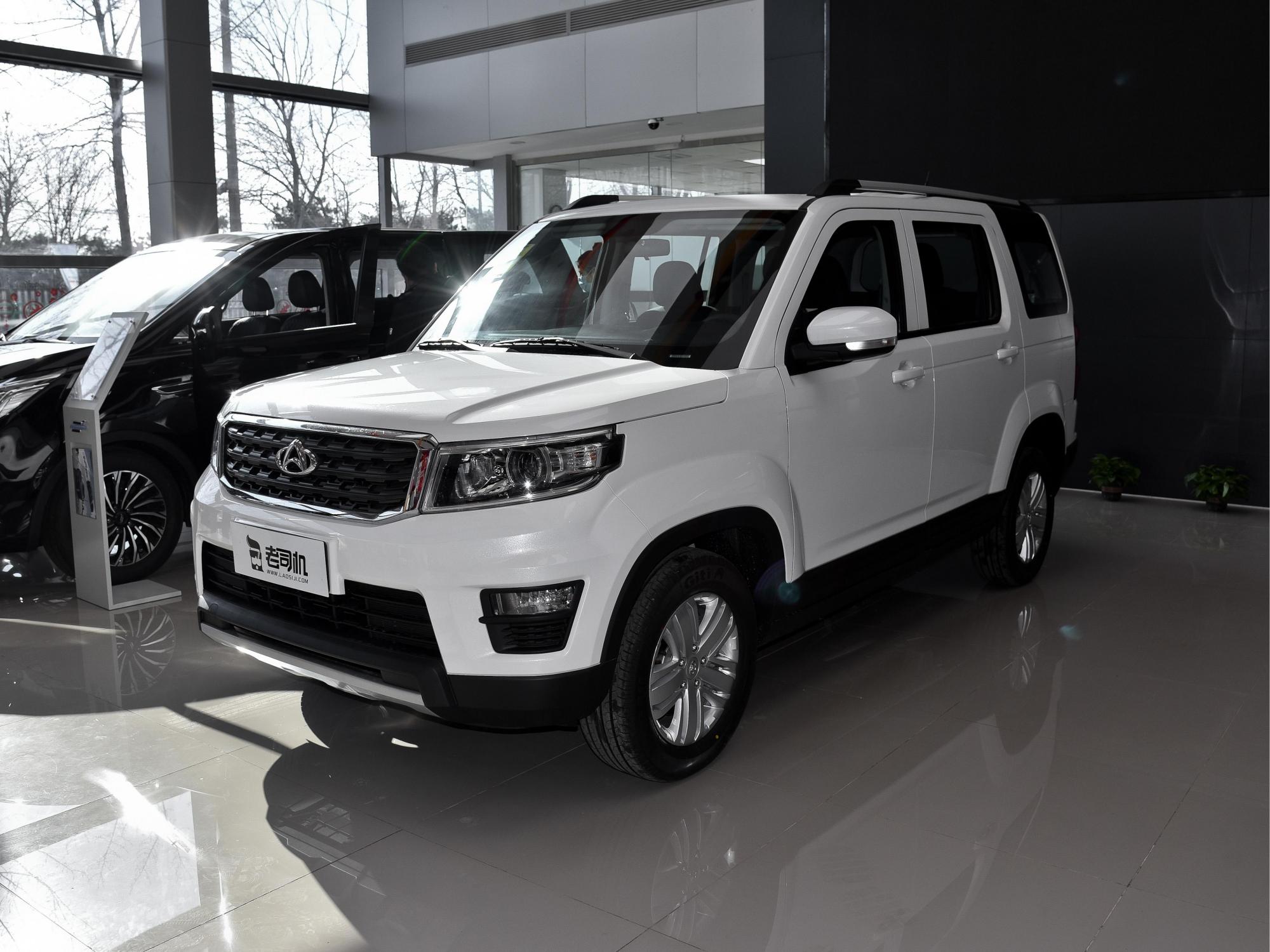 路虎的外观,微面的价格,体面的赚钱工具车,实拍长安欧尚x70a