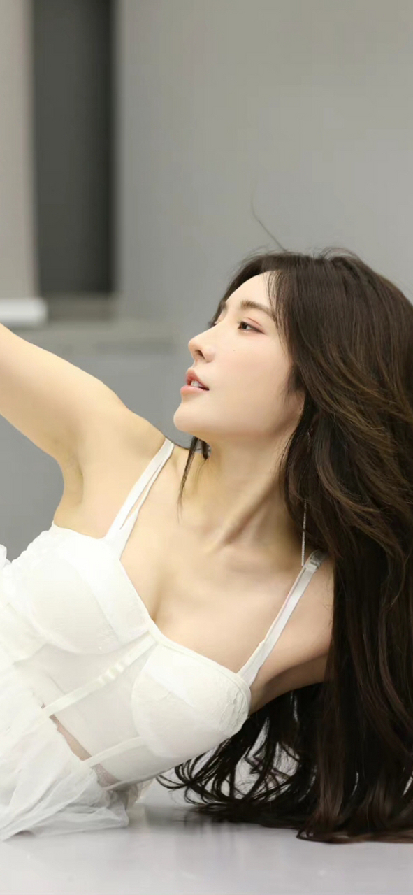 戴燕妮身材挺有料