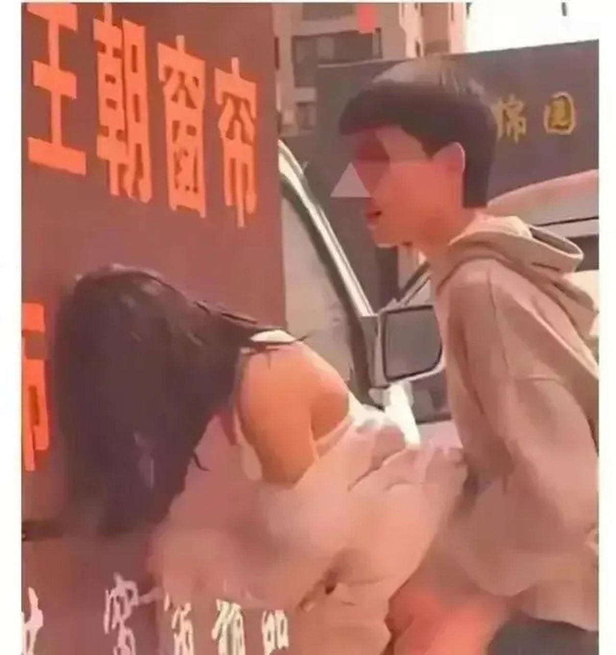 温州两名学生上演亲密表演,元芳你怎么看71 近日,浙江温州永兴中学