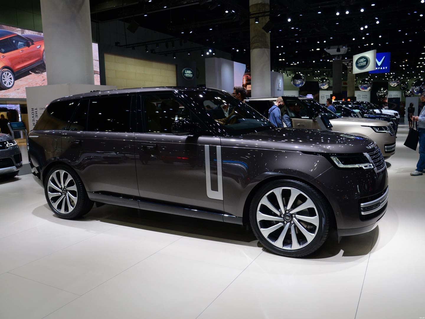 30万元,2022款路虎揽胜正式上市