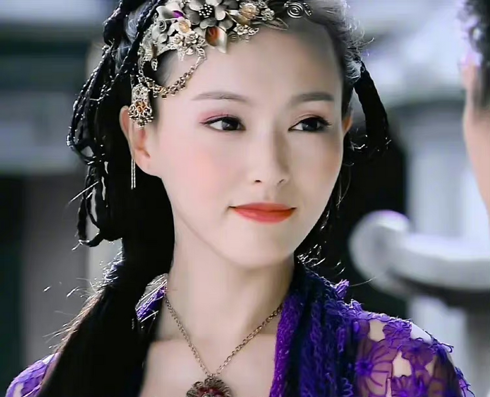 唐嫣新剧《念无双》的古装路透来啦,图也很糊,不过还是看得出这剧的