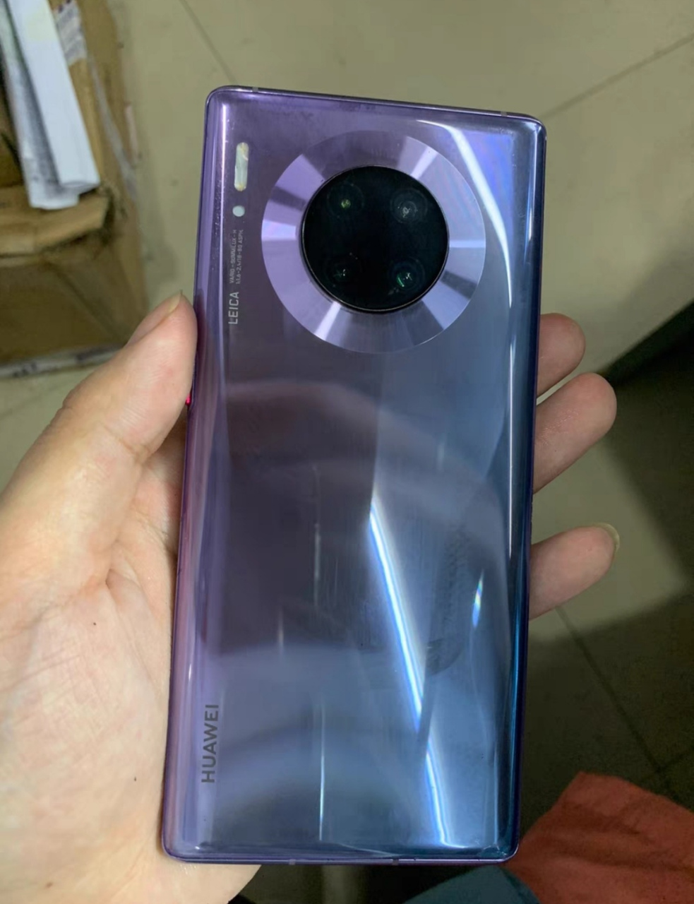 为什么瀑布屏没有延续下来,当时mate30pro发布的时候多惊艳,无滑动