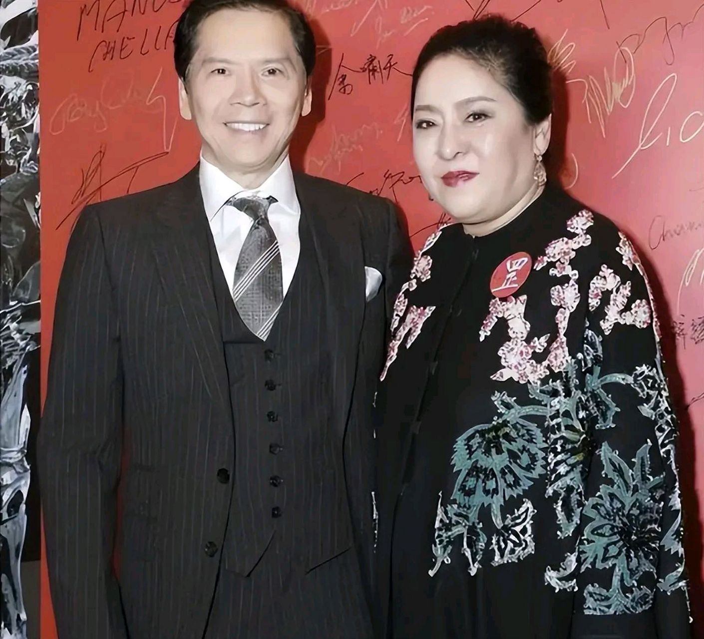 1996年,京城第一小混混白小航,在点歌台闹事,向华强警告白小航不要