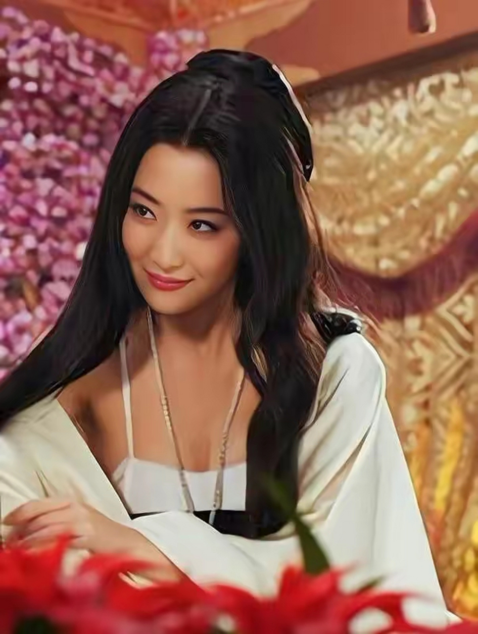 网友:白冰饰演的萧美娘,妩媚动人,眼神迷离真撩人